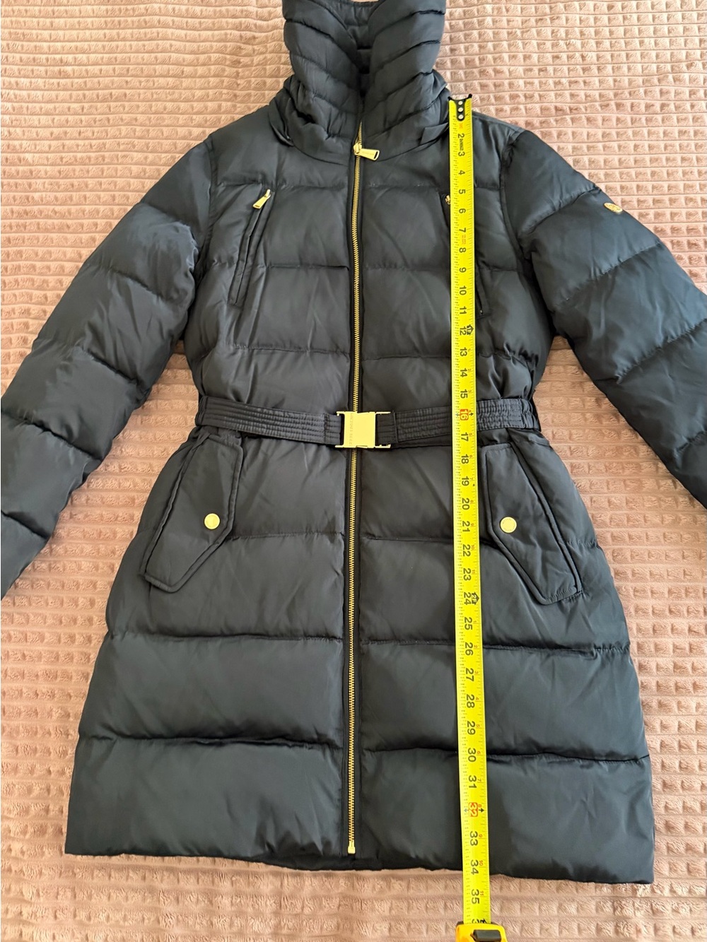 NWT Michael Kors Puffer Coat + Belt, Faux Fur Hood. Cinch Waist. Midnight Blue. - Picture 6 of 13